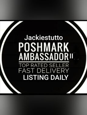 Poshmark Ambassador II + Ships Daily+ 5 Star Seller+ Gives Discounts
